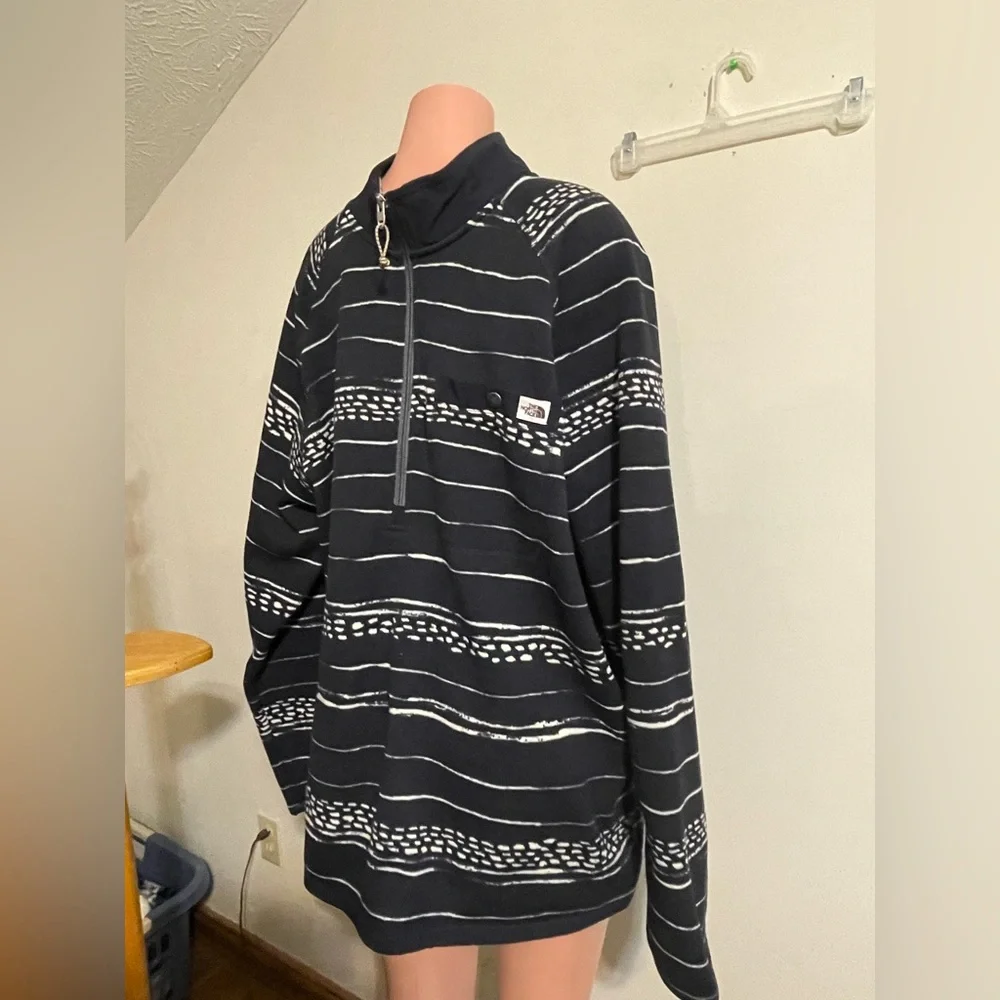 The North Face Men XXL Printed 1/4 Zip Fleece Jacket Pullover Navy/black white‎
